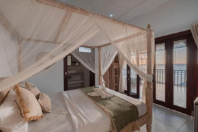 Jepun, room with beach view and large balcony